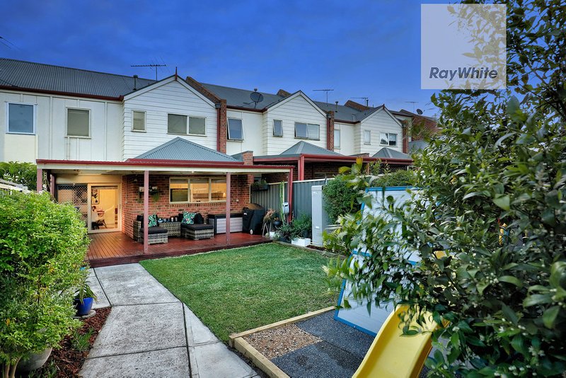 Photo - 3 Meadowbank Lane, Craigieburn VIC 3064 - Image 22