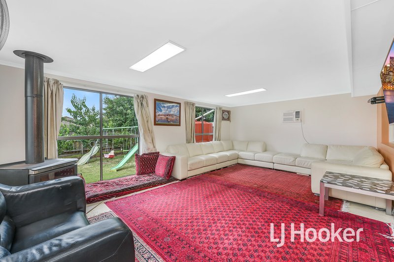 Photo - 3 Medinah Rise, Hampton Park VIC 3976 - Image 8