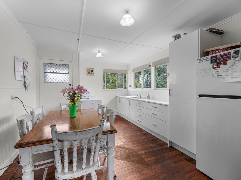 Photo - 3 Melbourne Street, Brassall QLD 4305 - Image 6