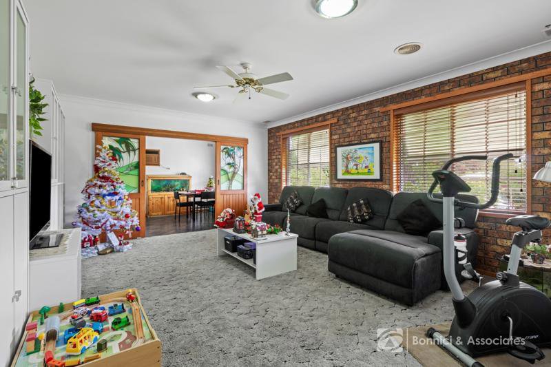 Photo - 3 Merlinda Court, Wodonga VIC 3690 - Image 3