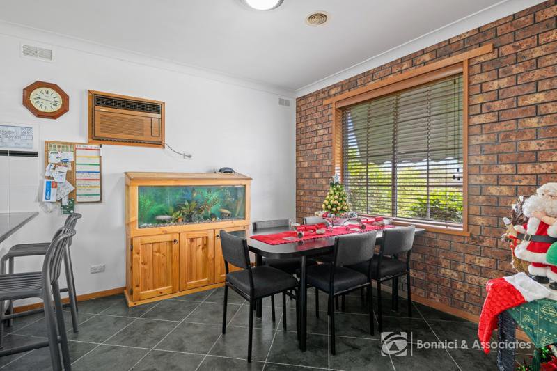 Photo - 3 Merlinda Court, Wodonga VIC 3690 - Image 4