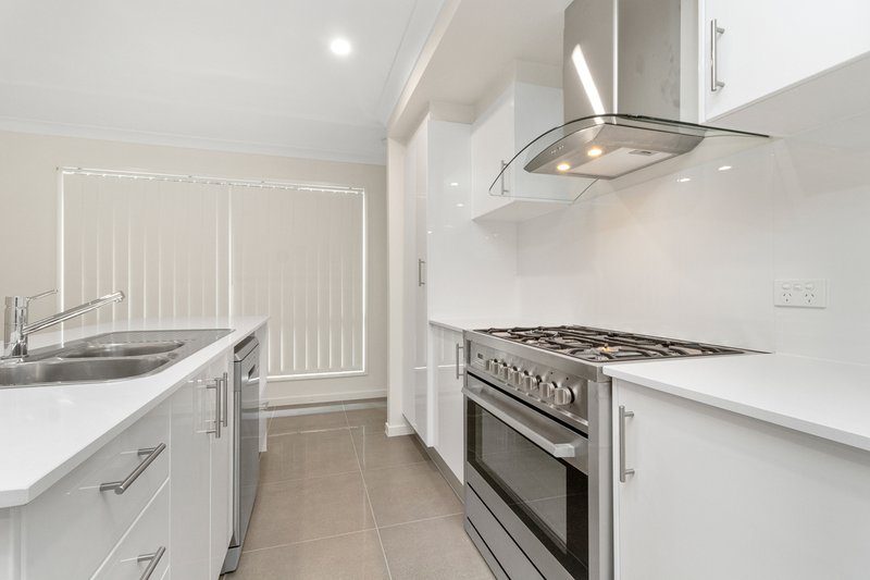 Photo - 3 Mica Street, Yarrabilba QLD 4207 - Image 4