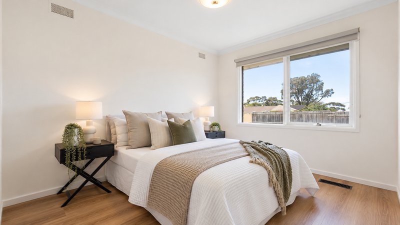 Photo - 3 Michele Place, Melton West VIC 3337 - Image 6