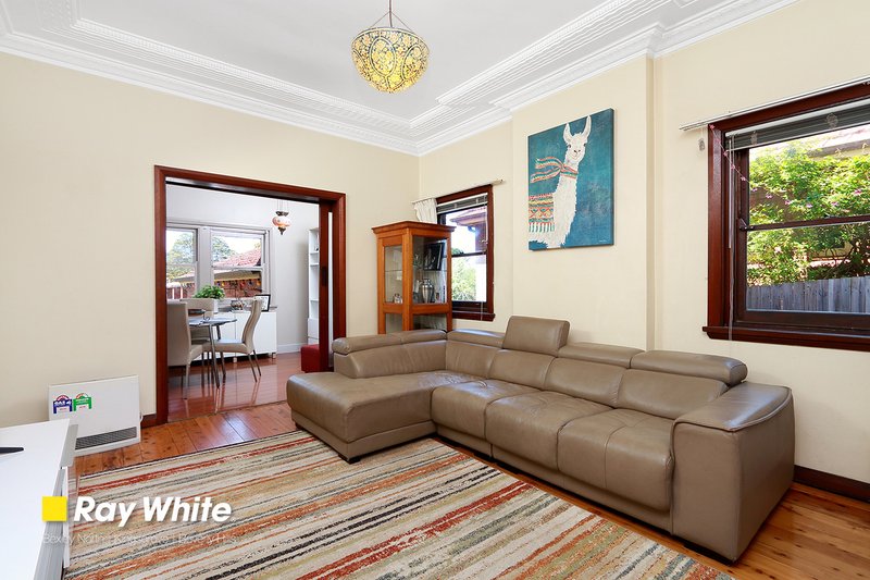 Photo - 3 Midelton Avenue, Bexley North NSW 2207 - Image 4