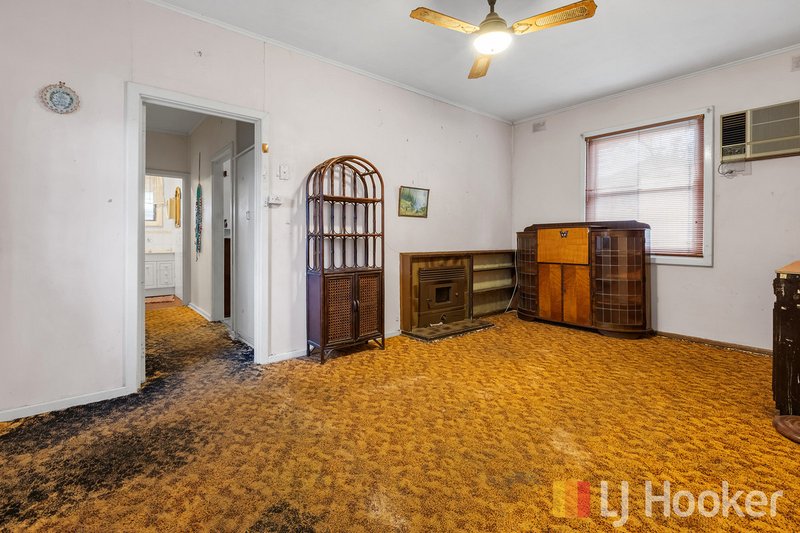 Photo - 3 Miles Street, Elizabeth Downs SA 5113 - Image 4