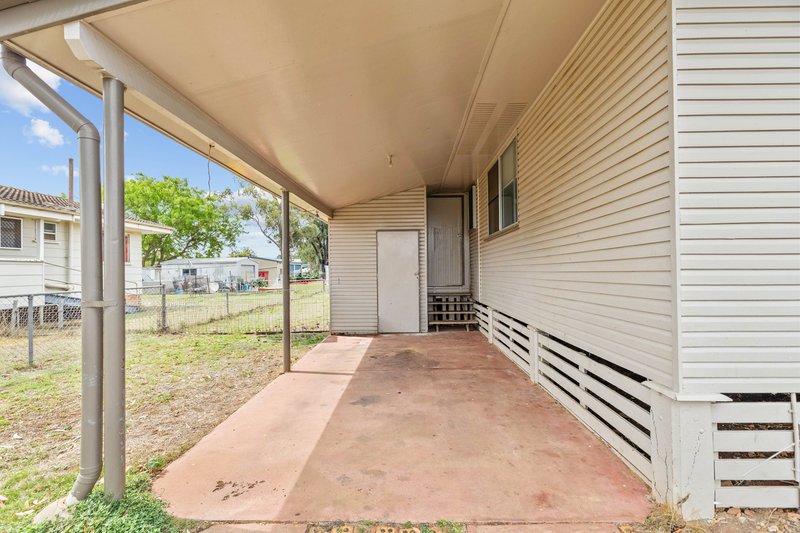 Photo - 3 Milligan Street, Oakey QLD 4401 - Image 10