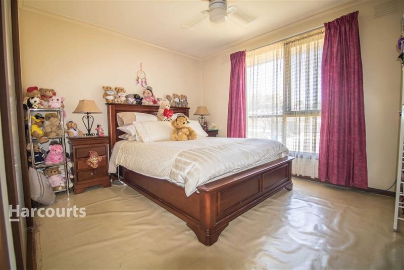 Photo - 3 Millswyn Avenue, Hampton Park VIC 3976 - Image 4