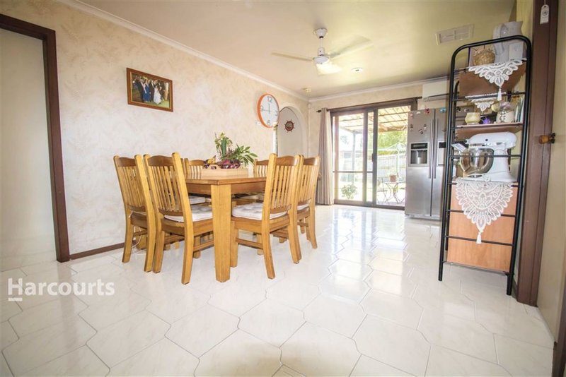 Photo - 3 Millswyn Avenue, Hampton Park VIC 3976 - Image 7