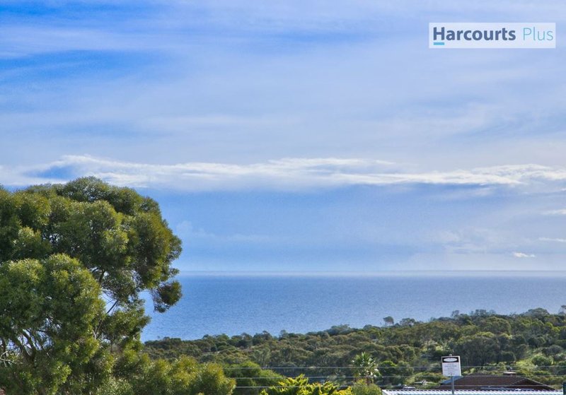 Photo - 3 Minnipa Drive, Hallett Cove SA 5158 - Image 2