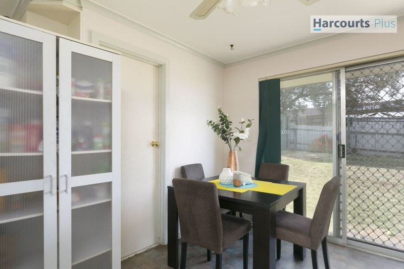 Photo - 3 Minnipa Drive, Hallett Cove SA 5158 - Image 6