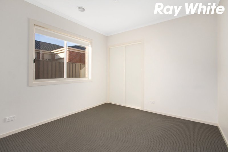 Photo - 3 Mirabelle Street, Pakenham VIC 3810 - Image 8