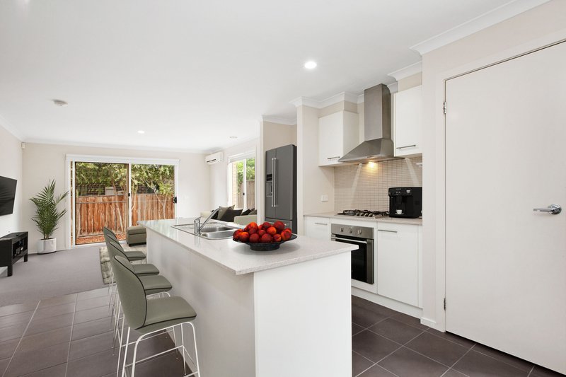 Photo - 3 Mirka Drive, Lalor VIC 3075 - Image 2