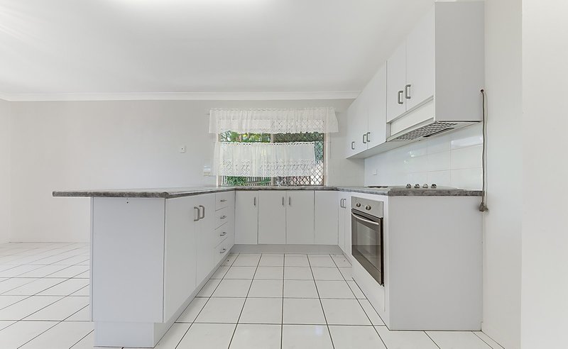 Photo - 3 Misfeld Street, Yeppoon QLD 4703 - Image 2