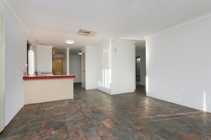 Photo - 3 Moennich Court, Coolbellup WA 6163 - Image 7