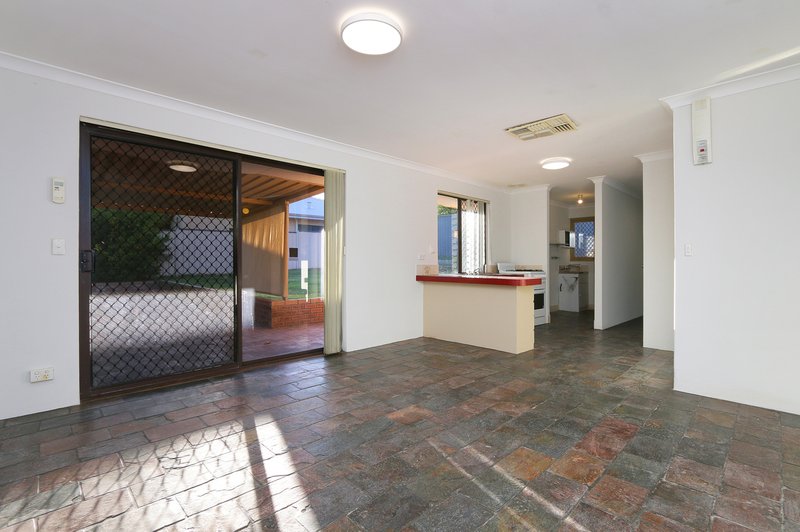 Photo - 3 Moennich Court, Coolbellup WA 6163 - Image 8