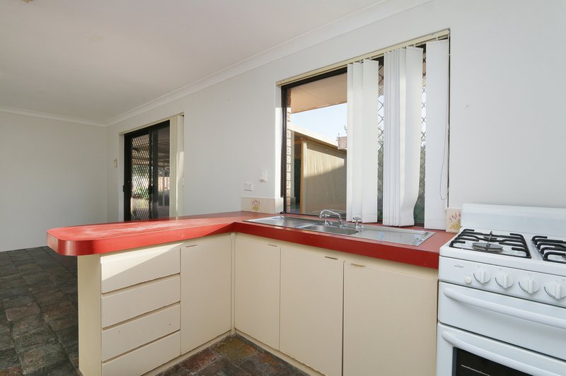 Photo - 3 Moennich Court, Coolbellup WA 6163 - Image 11