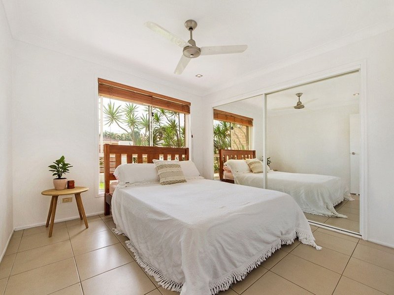 Photo - 3 Mojave Drive, Burleigh Waters QLD 4220 - Image 9