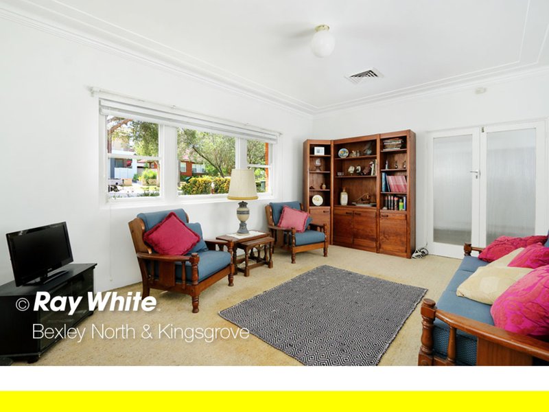 Photo - 3 Monaro Avenue, Kingsgrove NSW 2208 - Image 2