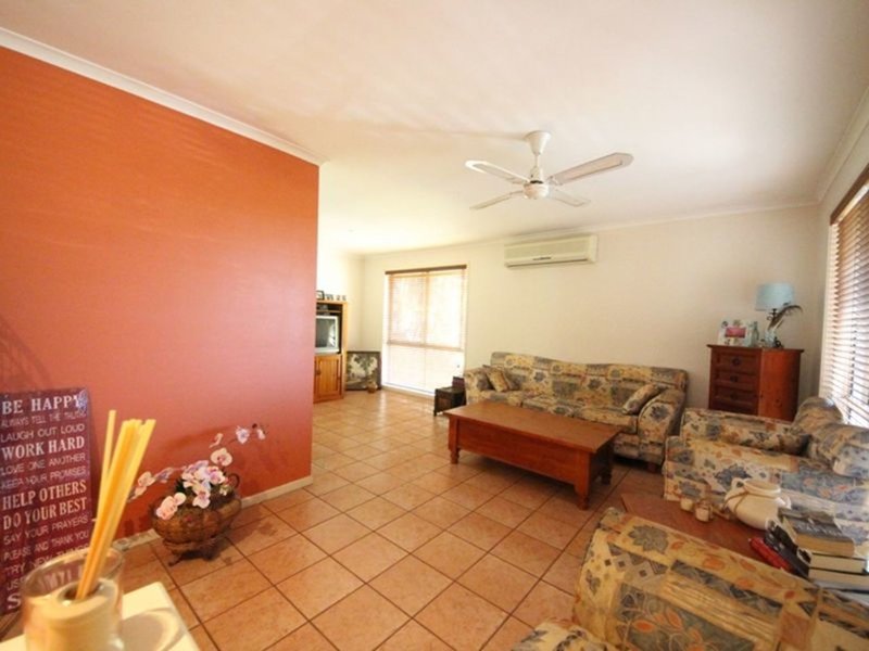 Photo - 3 Monduran Court, Petrie QLD 4502 - Image 3