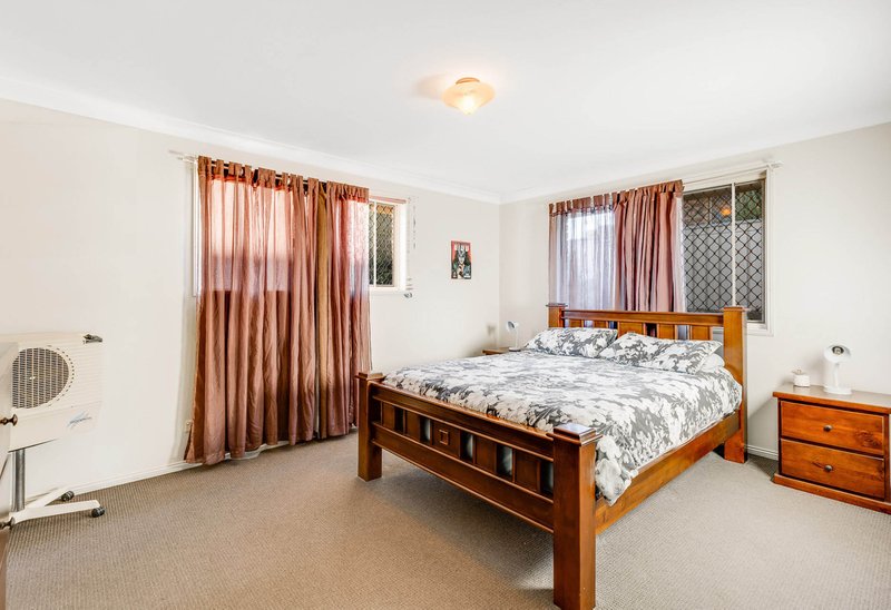 Photo - 3 Moore Crescent, Wilsonton QLD 4350 - Image 9