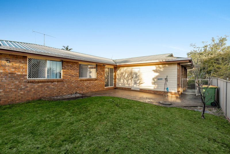 Photo - 3 Moore Crescent, Wilsonton QLD 4350 - Image 12