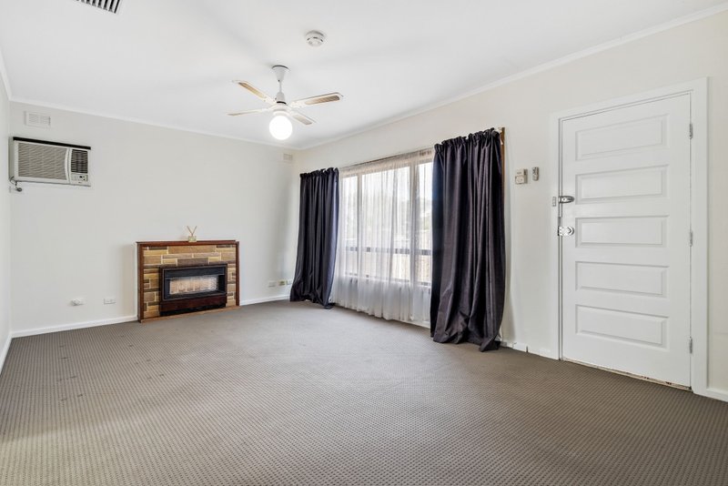 Photo - 3 Moorong Road, O'Sullivan Beach SA 5166 - Image 3