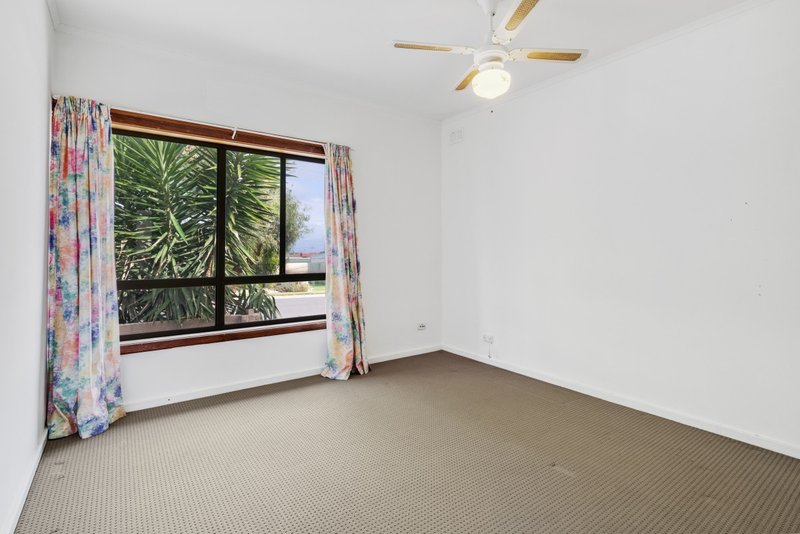 Photo - 3 Moorong Road, O'Sullivan Beach SA 5166 - Image 6