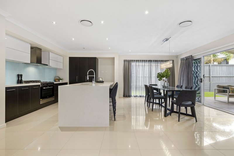 Photo - 3 Morningvale Place, Mitchelton QLD 4053 - Image 4