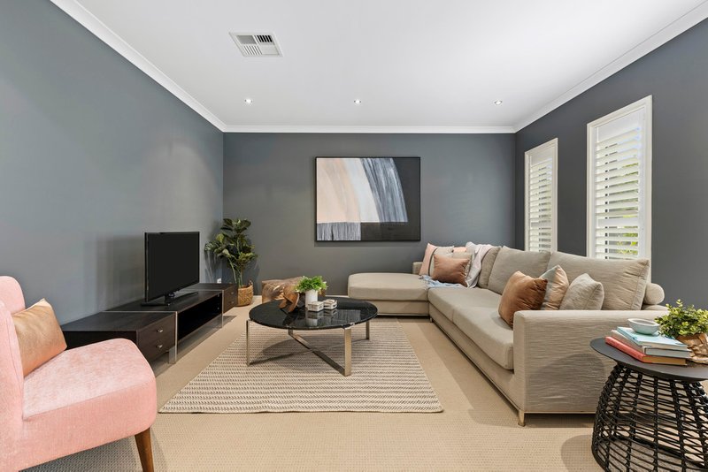 Photo - 3 Morningvale Place, Mitchelton QLD 4053 - Image 8