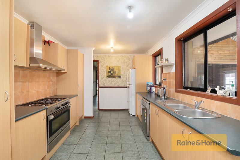 Photo - 3 Morrow Street, Melton West VIC 3337 - Image 3