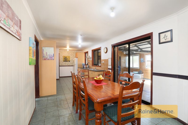 Photo - 3 Morrow Street, Melton West VIC 3337 - Image 4