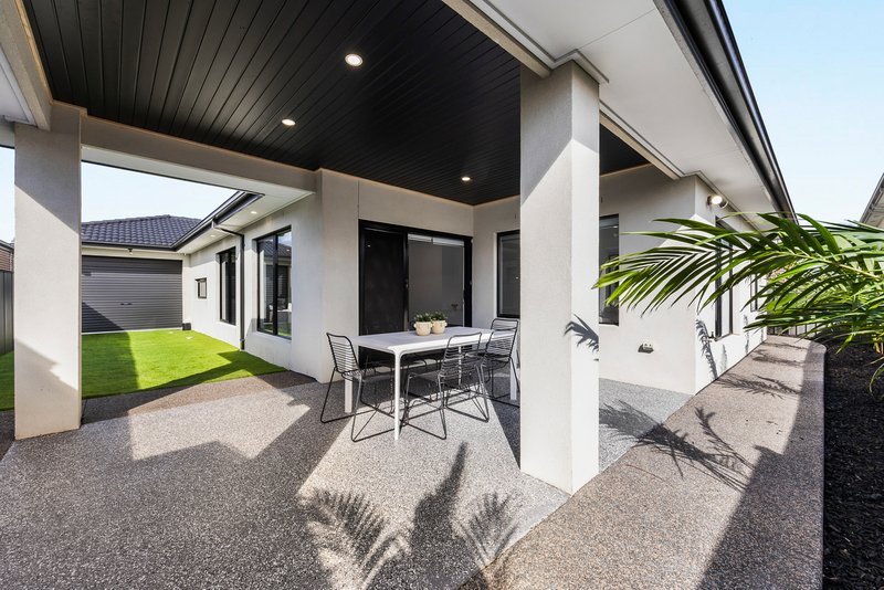 Photo - 3 Mottlecah Circuit, Craigieburn VIC 3064 - Image 21