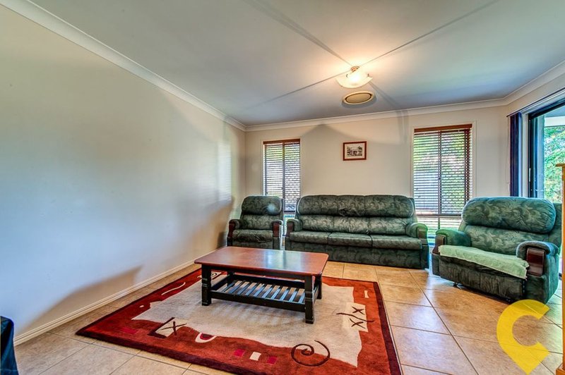 Photo - 3 Mountain Ash Place, Brookwater QLD 4300 - Image 11