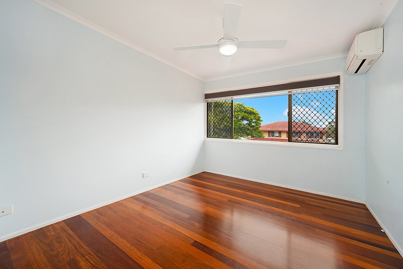 Photo - 3 Mountview Street, Aspley QLD 4034 - Image 9