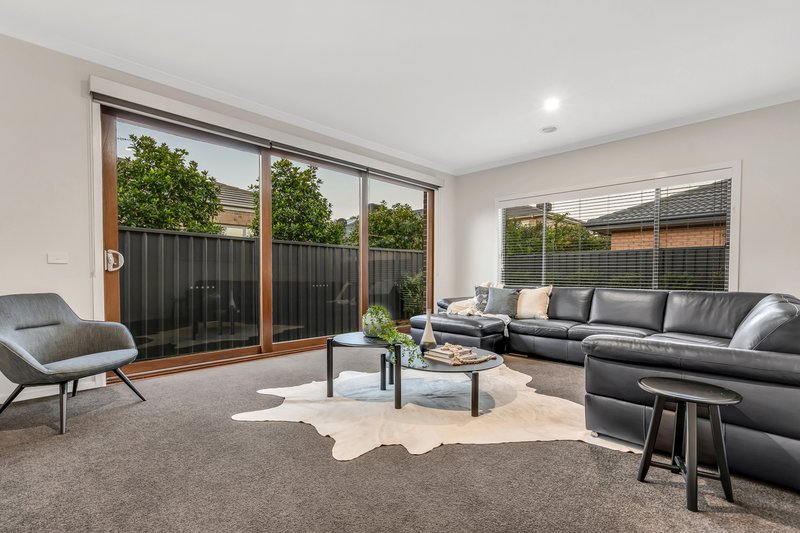 Photo - 3 Moxie Road, Craigieburn VIC 3064 - Image 11