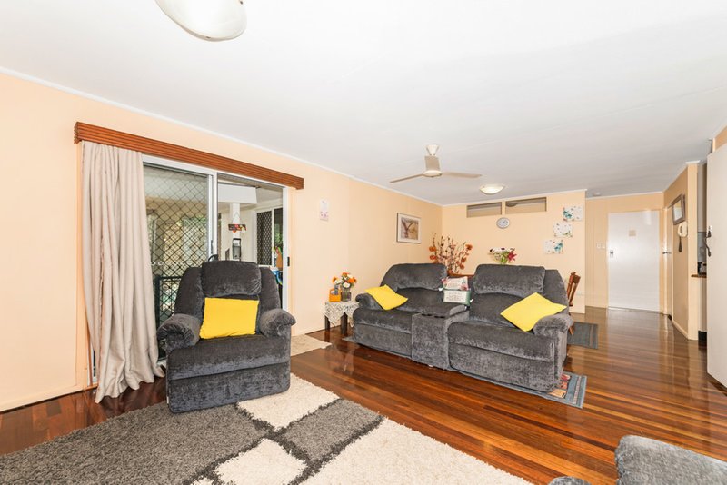 Photo - 3 Mueller Street, Wulguru QLD 4811 - Image 5