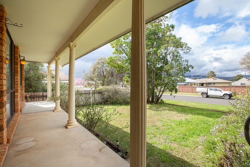 Photo - 3 Mullumbimby Close, Tamworth NSW 2340 - Image 2