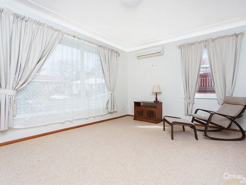 Photo - 3 Muronga Place, Kirrawee NSW 2232 - Image 2