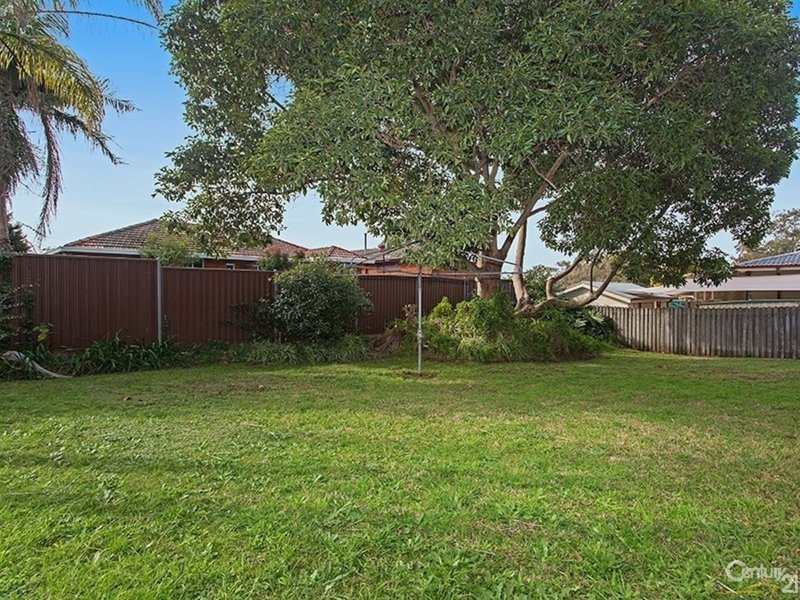 Photo - 3 Muronga Place, Kirrawee NSW 2232 - Image 9