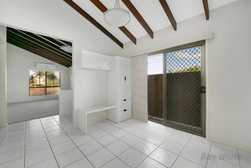 Photo - 3 Murrumba Street, Runcorn QLD 4113 - Image 5