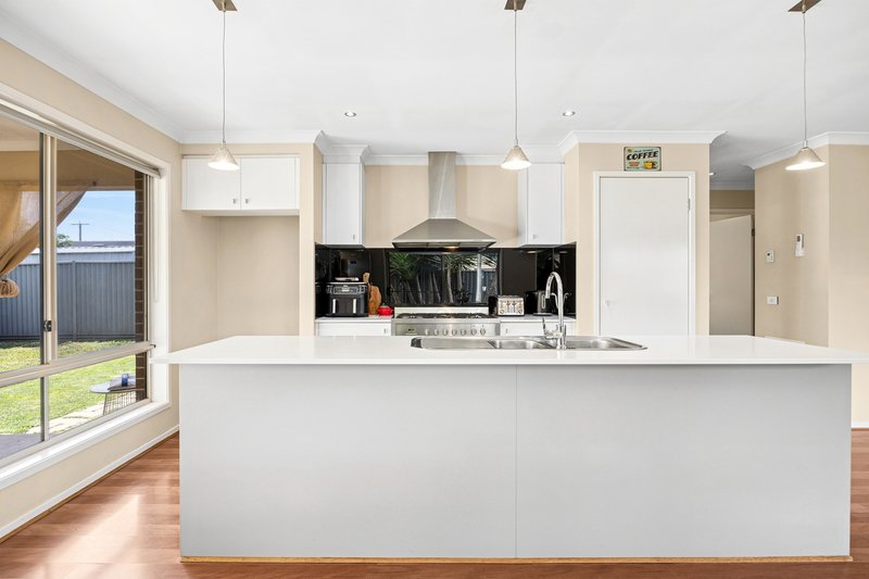 Photo - 3 Musk Duck Court, Lara VIC 3212 - Image 4