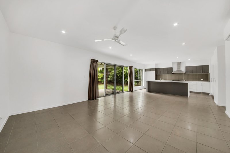 Photo - 3 Namadgi Terrace, New Auckland QLD 4680 - Image 4