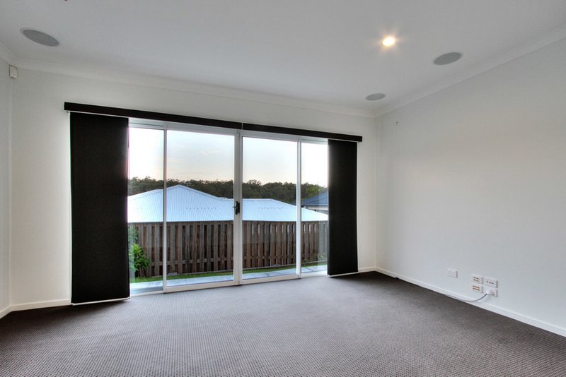 Photo - 3 Nanny Shailer Street, Daisy Hill QLD 4127 - Image 13