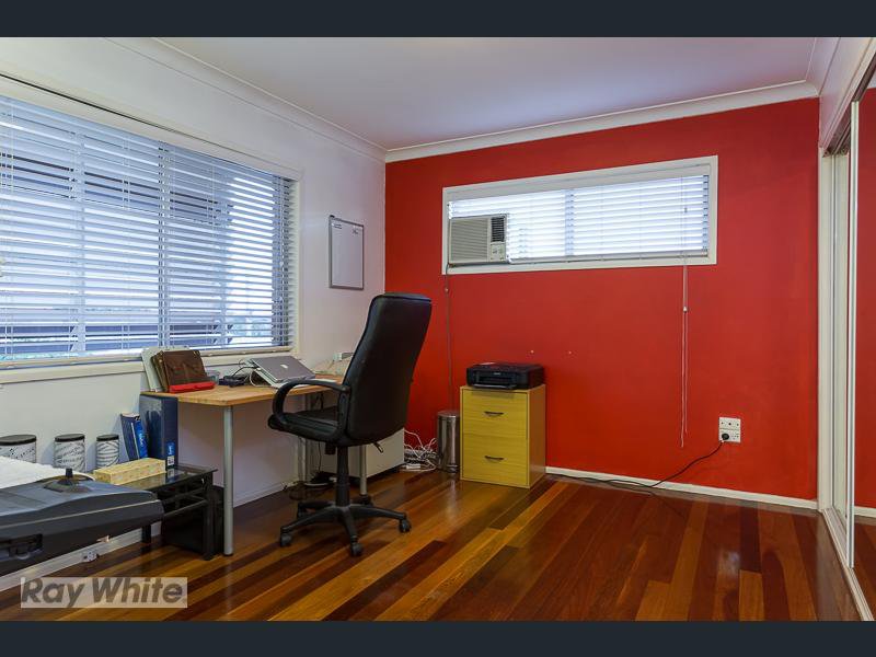 Photo - 3 Narva Street, Mansfield QLD 4122 - Image 7