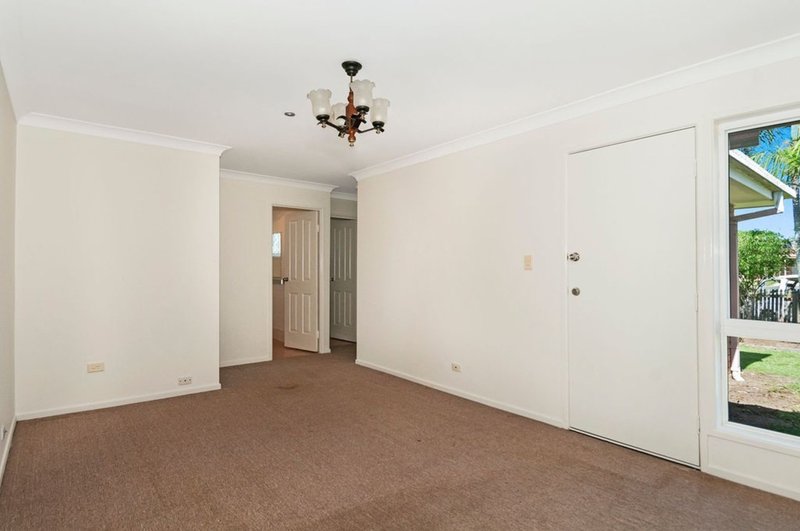 Photo - 3 Natalie Court, Eagleby QLD 4207 - Image 5