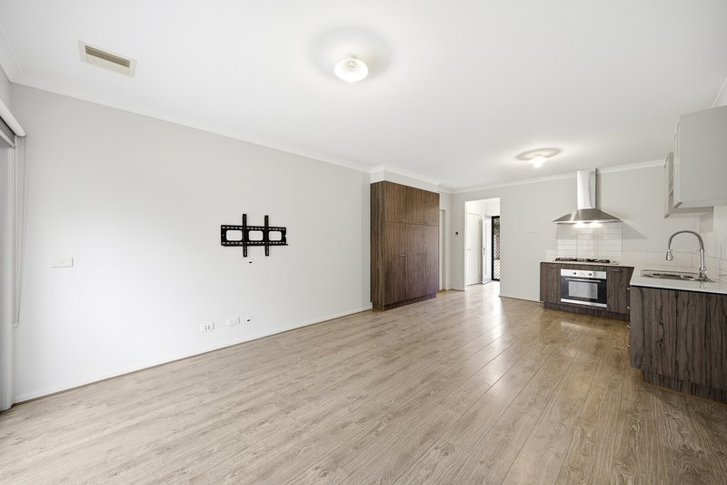 Photo - 3 Nebo Way, Clyde VIC 3978 - Image 6