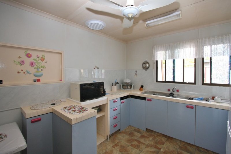 Photo - 3 Nemo Street, Ashmore QLD 4214 - Image 2