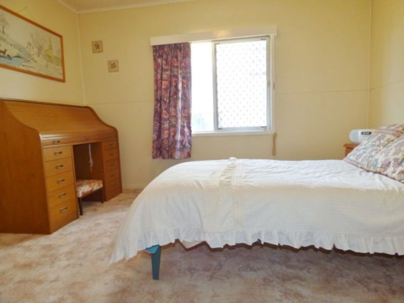 Photo - 3 Nevell Street, Chinchilla QLD 4413 - Image 9