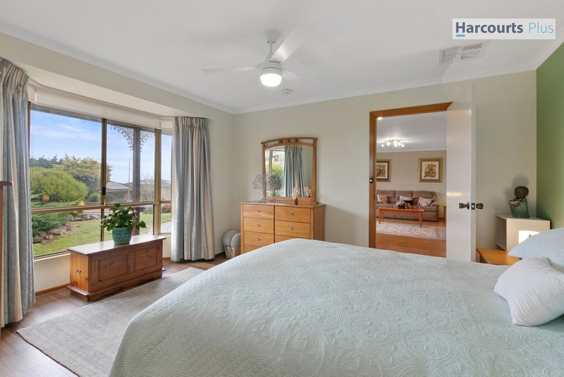 Photo - 3 Norma Court, Hallett Cove SA 5158 - Image 11