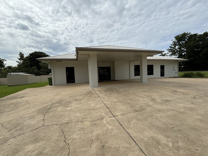 Photo - 3 Northern Ave , Rocky Point QLD 4874 - Image 1